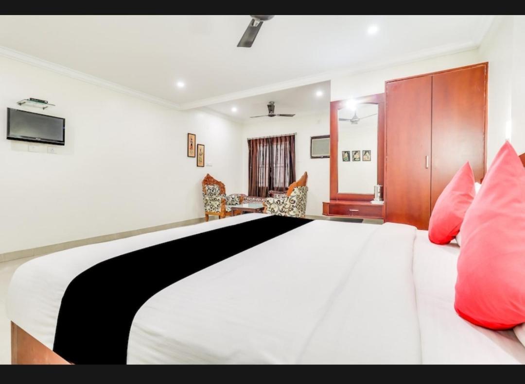 Hotel Balini Madurai Luaran gambar